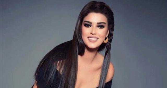 الفنانة عزة مجاهد ابنة الفنانة فيفى عبده