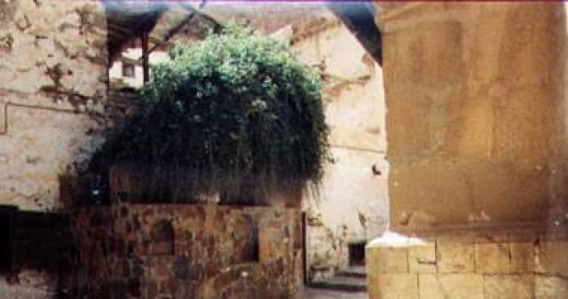 الرسوم الموجودة داخل حجارة سانت كاترين