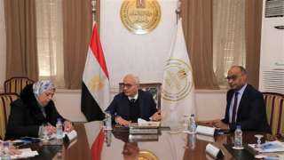 وزير التعليم يستعرض آليات تطوير المناهج للطلاب ذوي الإعاقة البصرية