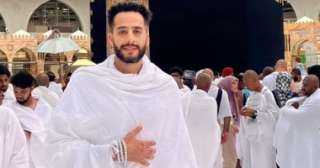 عصام السقا يؤدى مناسك العمرة فى ذكرى المولد النبوى: ذڪرى النبي تحيينا