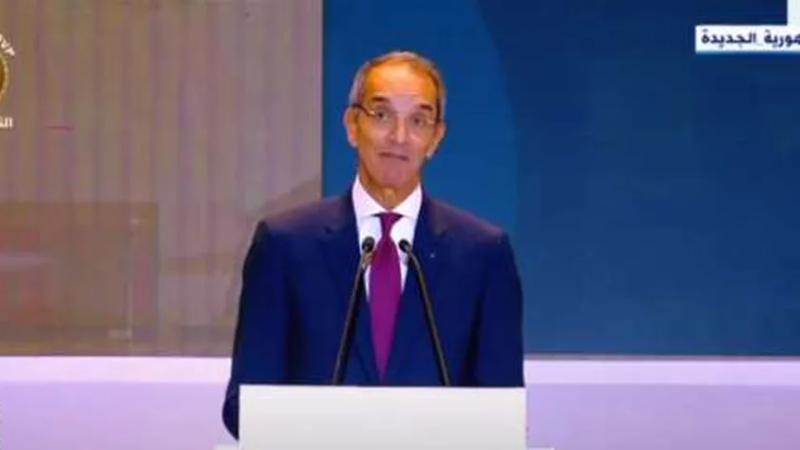 الدكتور عمرو طلعت
