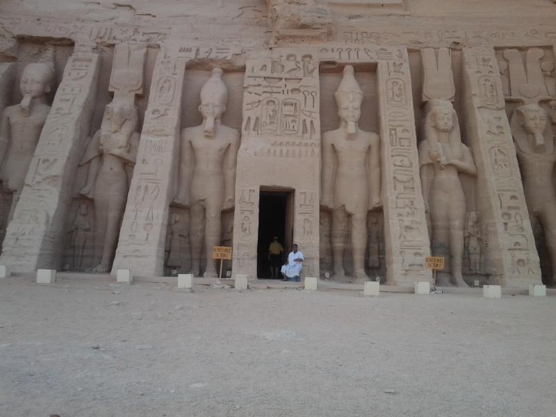معبد نفرتارى