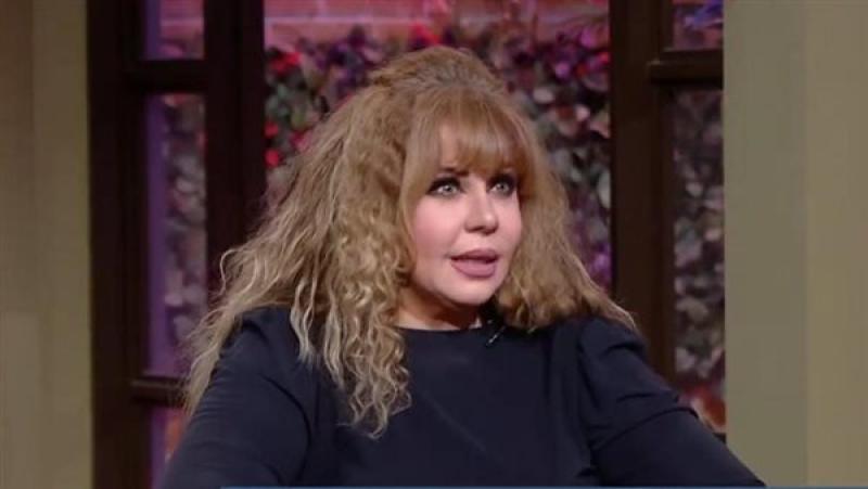 منى إش إش