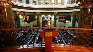 تباين أداء مؤشرات البورصة بمنتصف تعاملات اليوم