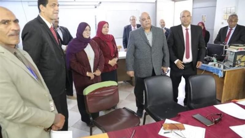 لجنة تقييم المسابقة