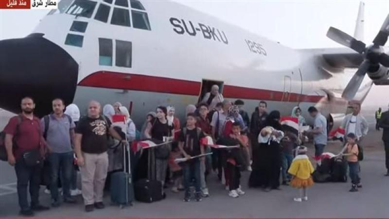 المصريون العائدون من السودان
