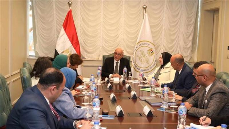 الدكتور رضا حجازي وزير التربية والتعليم ,