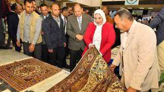 إقليم وسط الصعيد يستعرض التراث المصري في معرض الحرف التراثية بأسيوط