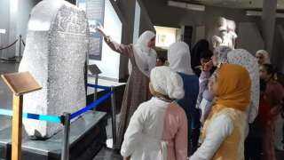 متحف كفر الشيخ يستقبل 3 وفود طلابية للتعرف على القطع الأثرية