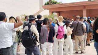 إقبال كبير من السياح الأجانب على زيارة المتحف المصري بالتحرير (صور)