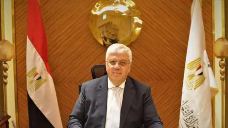 الدكتور محمد أيمن عاشور وزير التعليم العالي والبحث العلمي