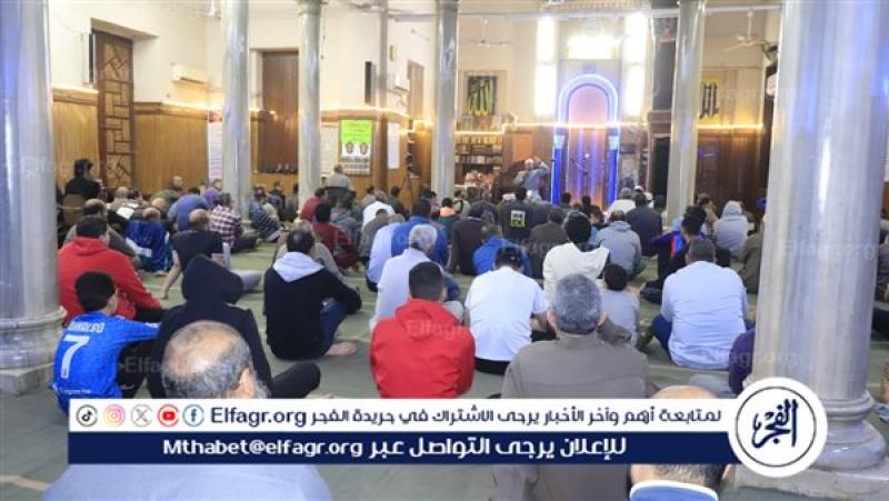 صلاة التهجد بمسجد عبدالله وهبى بالفيوم