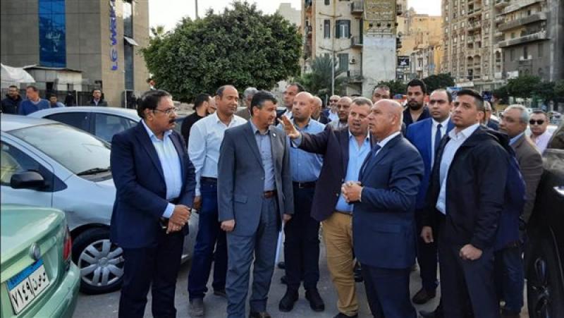 وزير النقل خلال التفقد