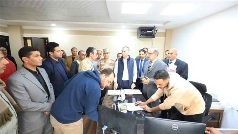 محافظ كفرالشيخ يتفقد الأدراة العامة لأملاك الدولة