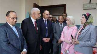 رئيس جامعة المنوفية يتفقد المرضى الفلسطينيين الجارى علاجهم بالمستشفيات