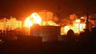 فلسطين.. الطيران الإسرائيلي يستهدف مخيم النصيرات وسط قطاع غزة