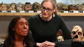 فريق علمي يعيد إحياء وجه ورأس امرأة ماتت منذ 75 ألف سنة (صور)