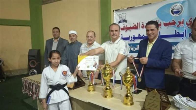 تكريم أبطال الجمهورية