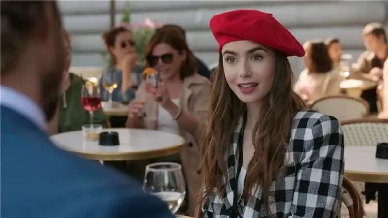 مسلسل 4 Emily in Paris