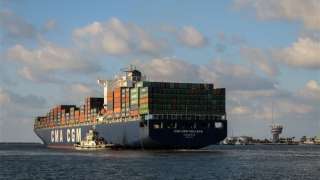 ننشر حركة تداول السفن والحاويات في ميناء دمياط