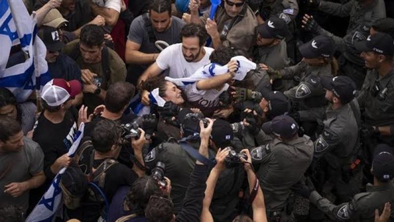 اشتباكات بين شرطة الاحتلال ومتظاهرين إسرائيليين