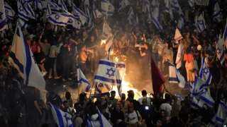 شرطة الاحتلال تقمع مظاهرات تطالب بإسقاط حكومة نتنياهو في تل أبيب