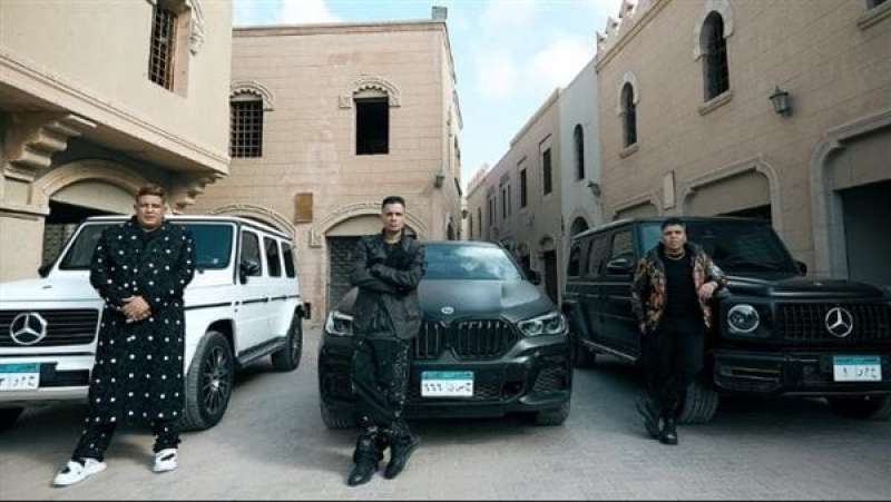 عمر كمال وبيكا وشاكوش