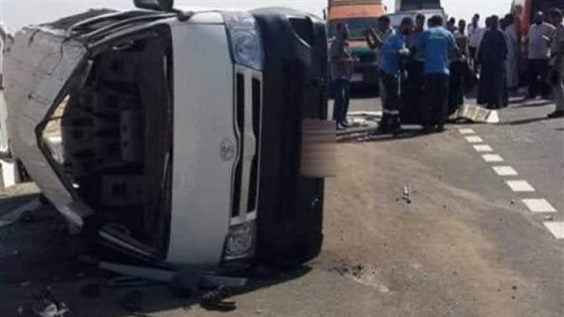 تصادم سيارتين على طريق شبين القناطر