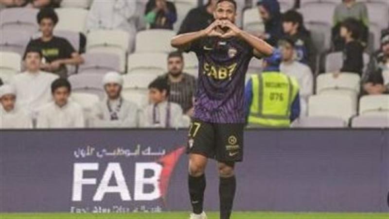 سلطان الشامسي نجم فريق العين الإماراتي
