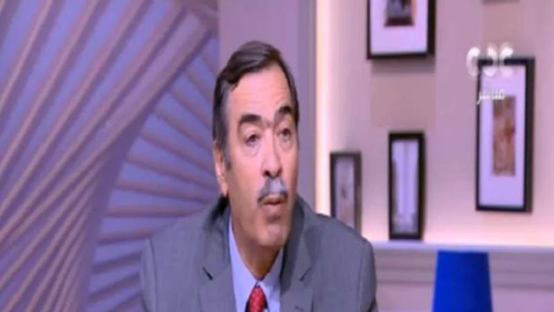 الدكتور محمد عابد أستاذ اقتصاد النقد الدولي بجامعتي الإسكندرية والنيل