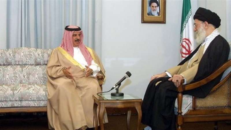 المرشد الإيراني والعاهل البحريني