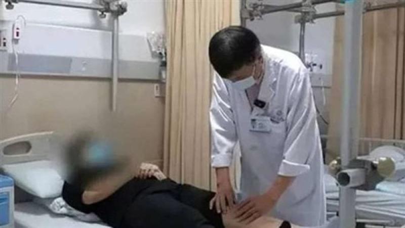 نوبة سعال تكسر رجل صيني