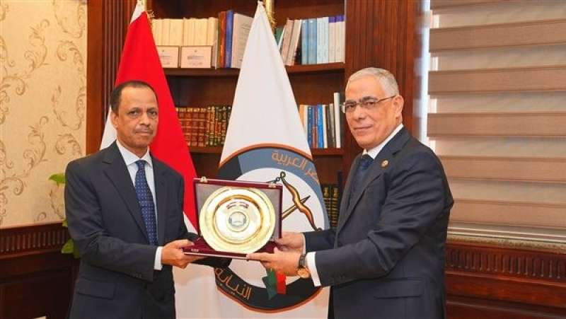 النائب العام يلتقي وفدًا من أعضاء هيئة الادعاء بسلطنة عمان