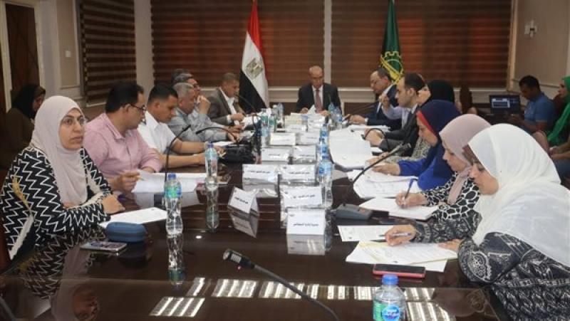 محافظ القليوبية يترأس إجتماع اللجنة العليا للإعلانات