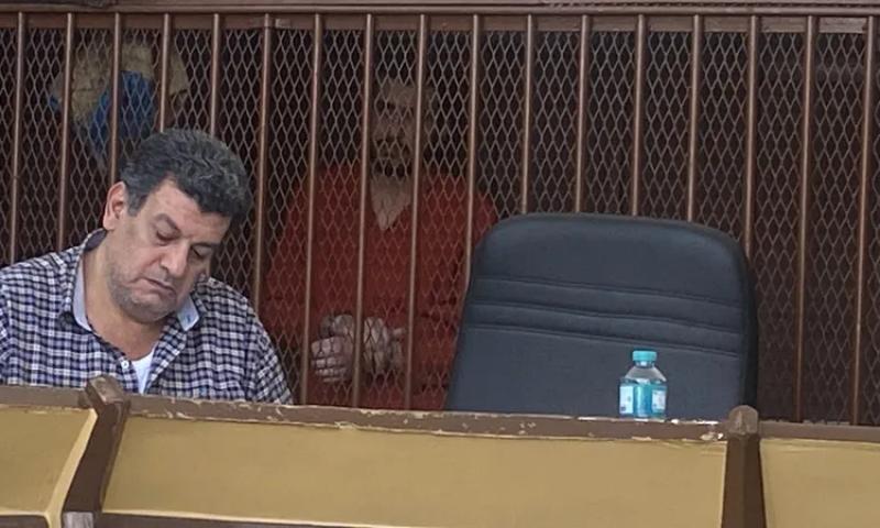 ظهور قاتل شقيقته بالبدلة الحمراء ببورسعيد