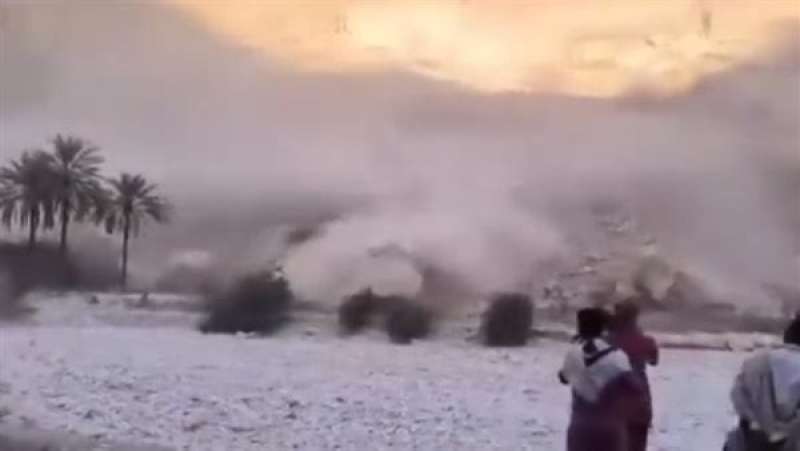 انهيارات صخرية غير مسبوقة في جبل وادي دوعن باليمن