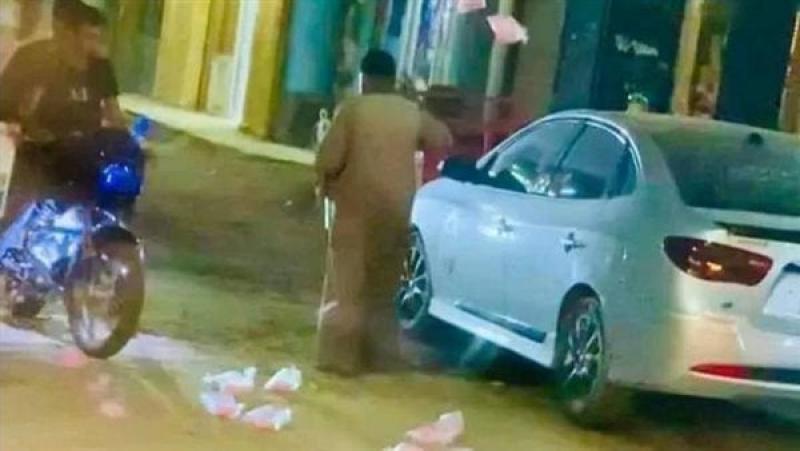 بائع غزل البنات
