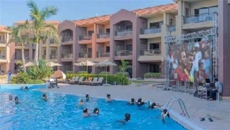 حمام سباحة