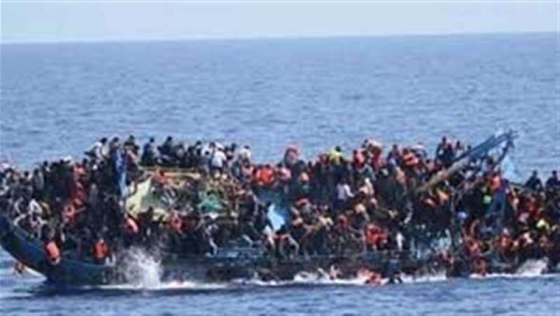 غرق مركب شراعى وإنقاذ 12 شخصًا قبالة سواحل كالابريا