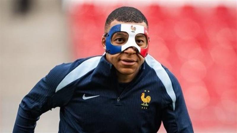مبابي نجم منتخب فرنسا