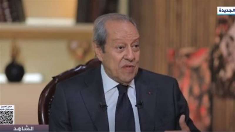 منير فخري عبد النور وزير السياحة والتجارة والصناعة الأسبق