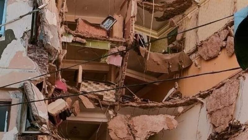 انهيار عقار بحي الجمرك بالإسكندرية