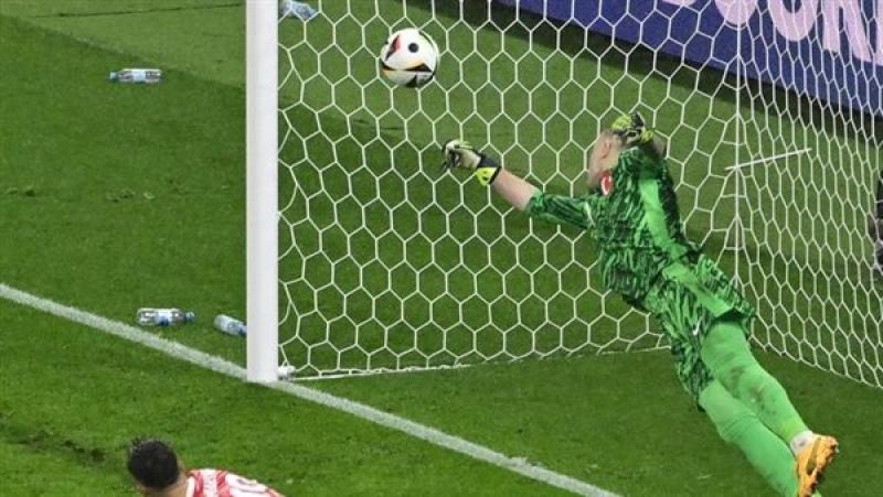 ميرت جونزك حارس مرمى منتخب تركيا