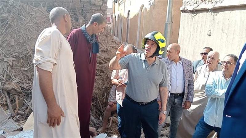 محافظ أسيوط يتفقد موقع انهيار منزل