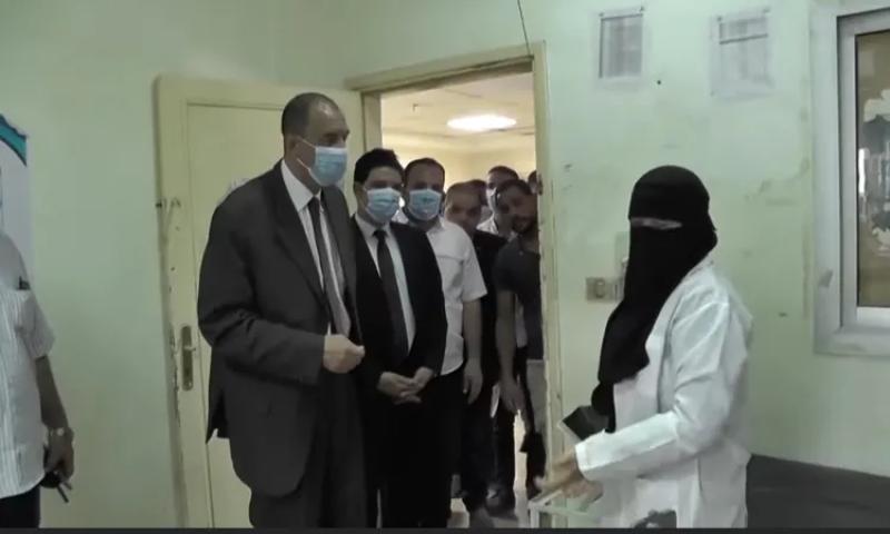 الطبيبة ومحافظ سوهاج