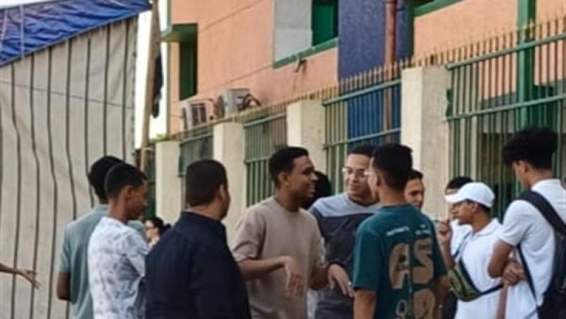 طلاب الثانوية العامة بأسوان