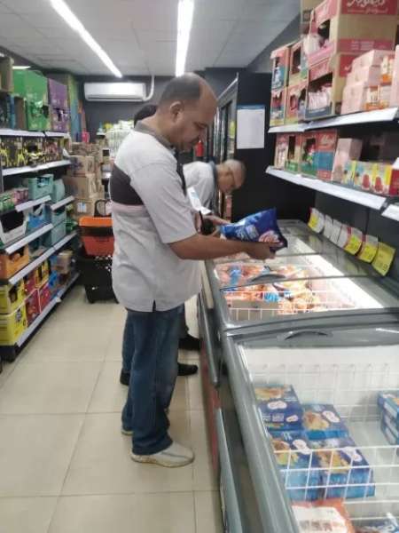 اثناء التفتيش المواد الغذائيه