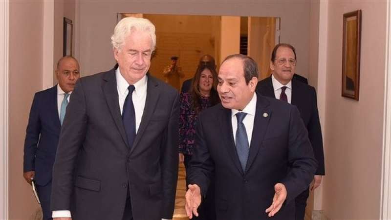 الرئيس السيسي ورئيس الاستخبارات الأمريكية.