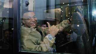 مبابي يصل إلى جدة للمشاركة في ”الكلاسيكو” ويفاجئ السعوديين: السلام عليكم (فيديو)