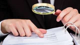 كيف يعاقب القانون على جريمة التزوير؟